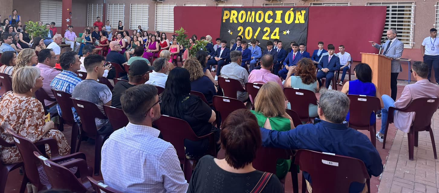 GRADUACION 2020-2024